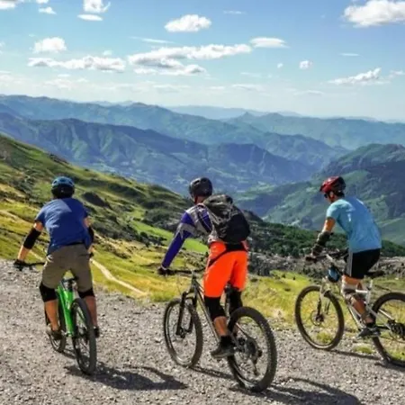 Acces Direct Aux Pistes Et Gr10 Apartment