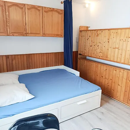 Acces Direct Aux Pistes Et Gr10 Arette