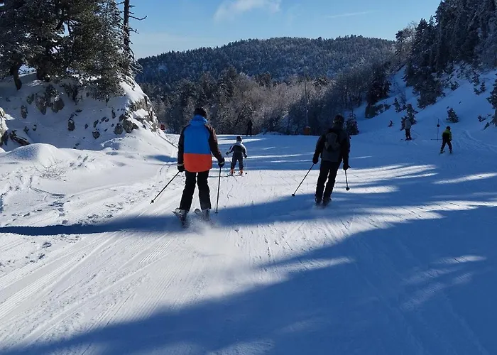 Acces Direct Aux Pistes Et Gr10, Vue Sur La Vallee