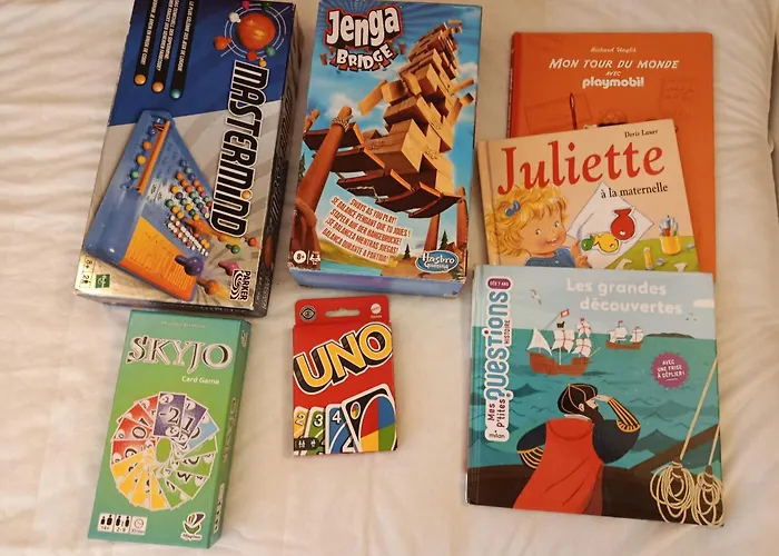 Acces Direct Aux Pistes Et Gr10, Vue Sur La Vallee Arette